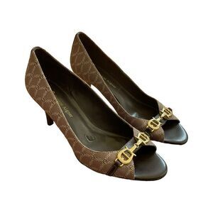Vintage Etienne Aigner Cherise Logo Print Peep-Toe Heels Brown Open Toe Pumps 6